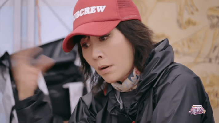 刘晓庆我的恋爱数得过来哈哈哈哈哈哈“是在他们嘴里的我厉害过”[笑着哭]一路