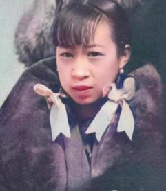 1945年，杨森最漂亮的九姨太蔡文娜正要上床睡觉，突然发现20军军长夏炯出现了自