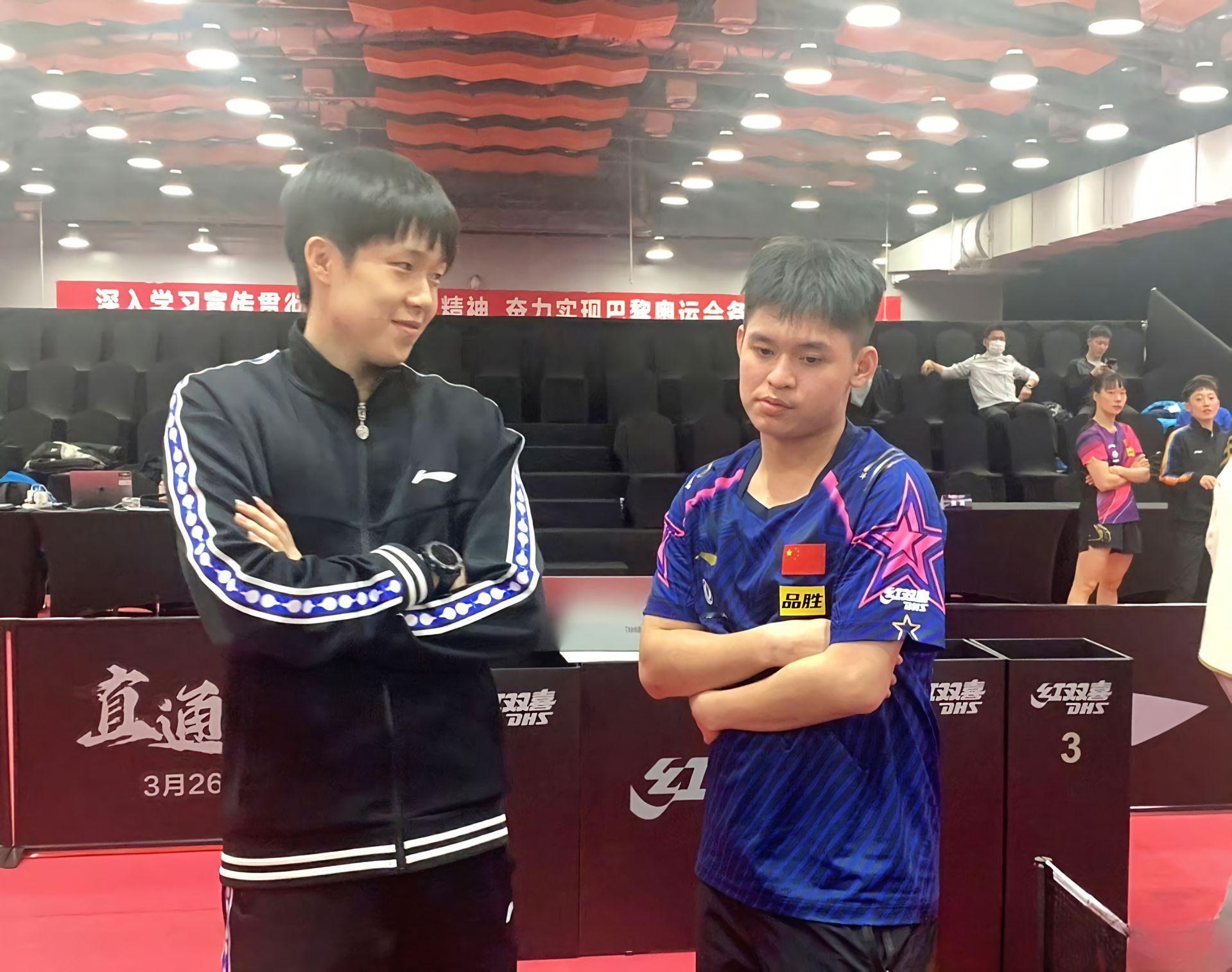 王楚钦林诗栋一些合影，哥弟俩私底下是搞笑来的