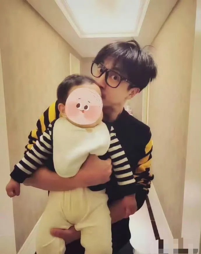 李雨桐透露是胡彦斌告诉她薛之谦CH，还透露薛之谦说张杰的歌土所以她家主任是薛之谦