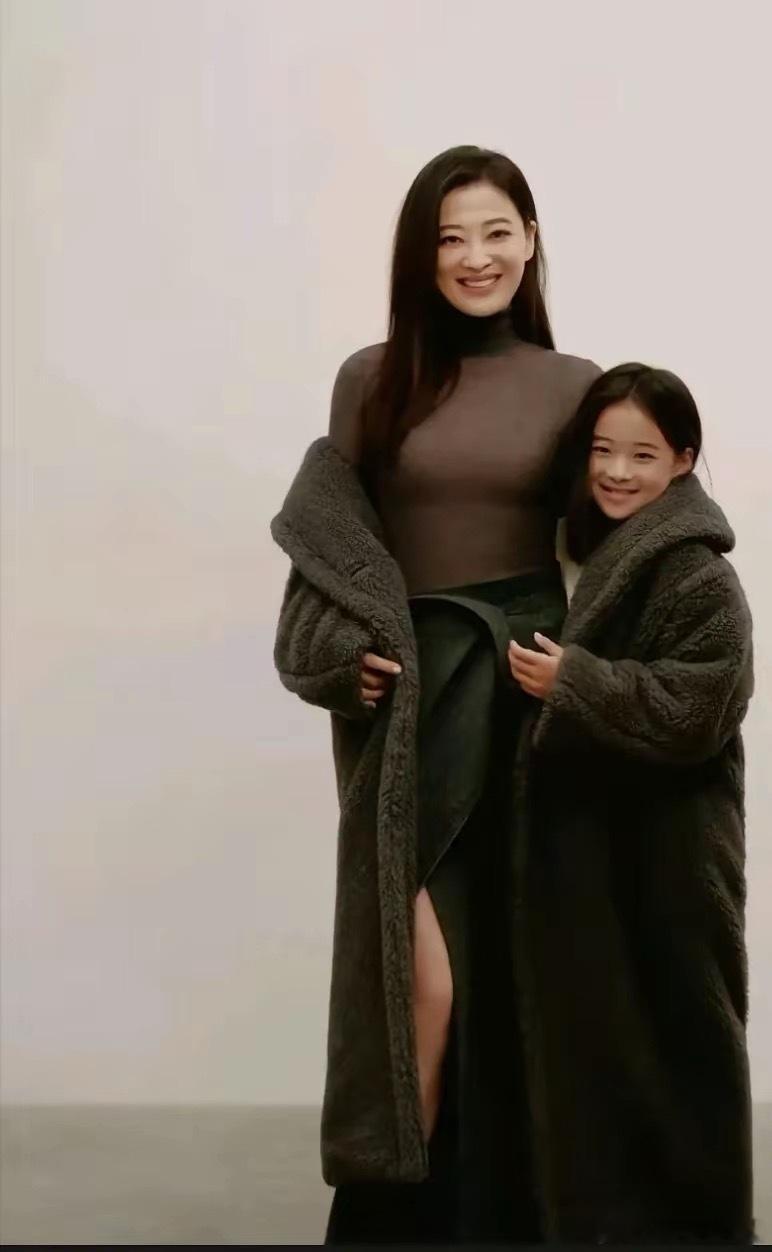 梅婷生了个自己