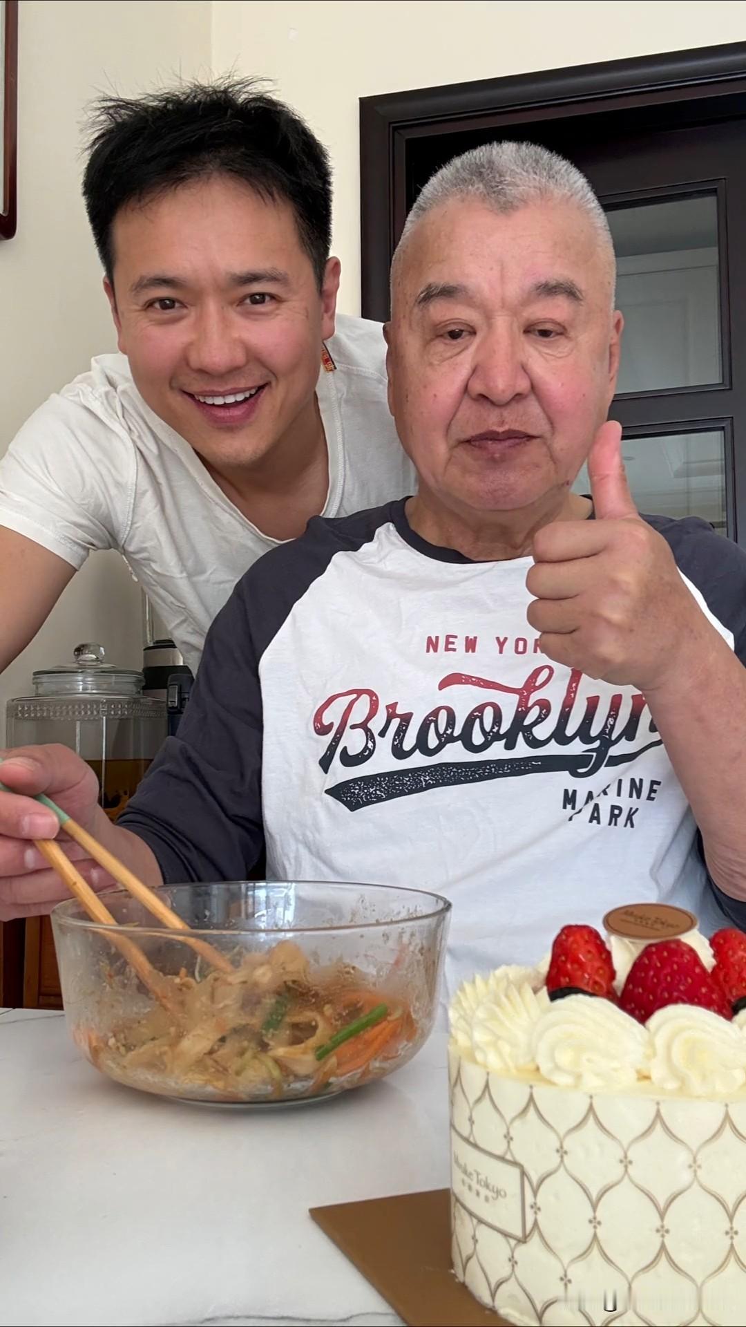 2月10日，高云翔发文为父亲庆祝生日，并配文“爸，希望您，笑口常开，好运常在”。