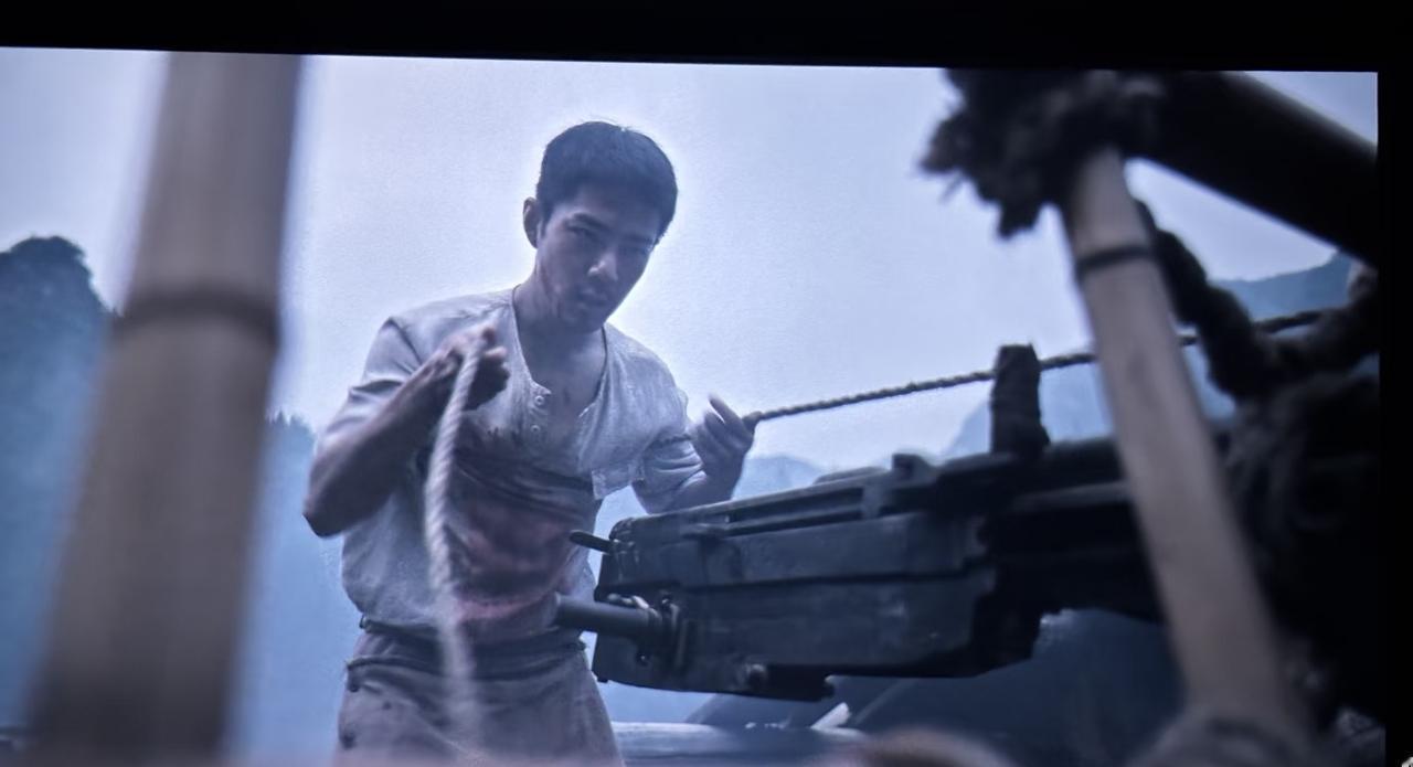 今天看到有人说《得闲谨制》居然有路人盘？入座以后发现很多都是中年甚至老年人，只有