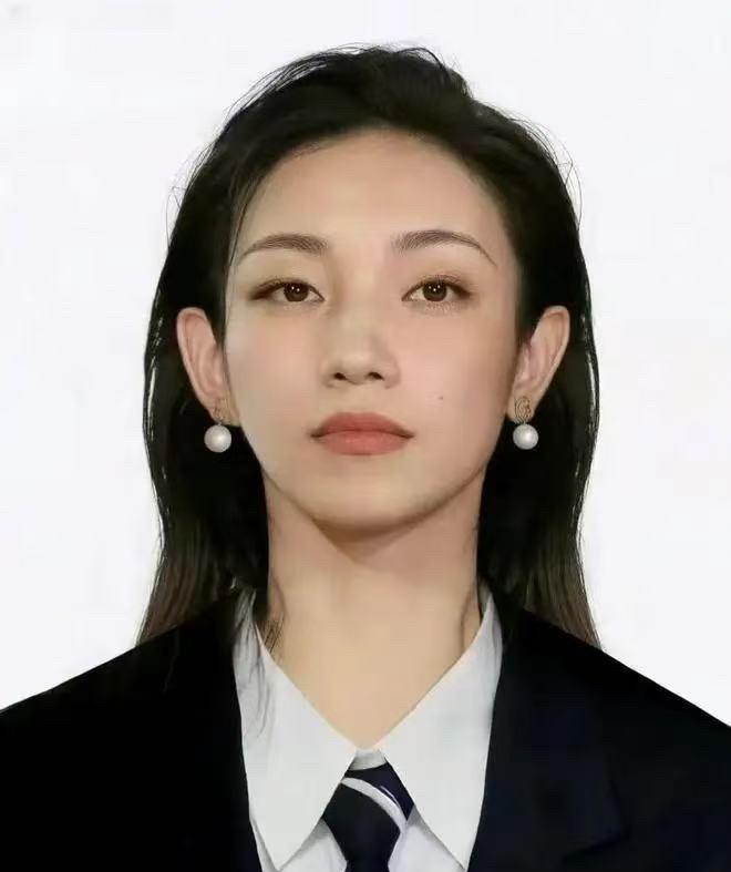 一个女演员翻车，拖垮了半个影视圈，吴京5.5亿的《镖人》直接栽进坑里！那尔