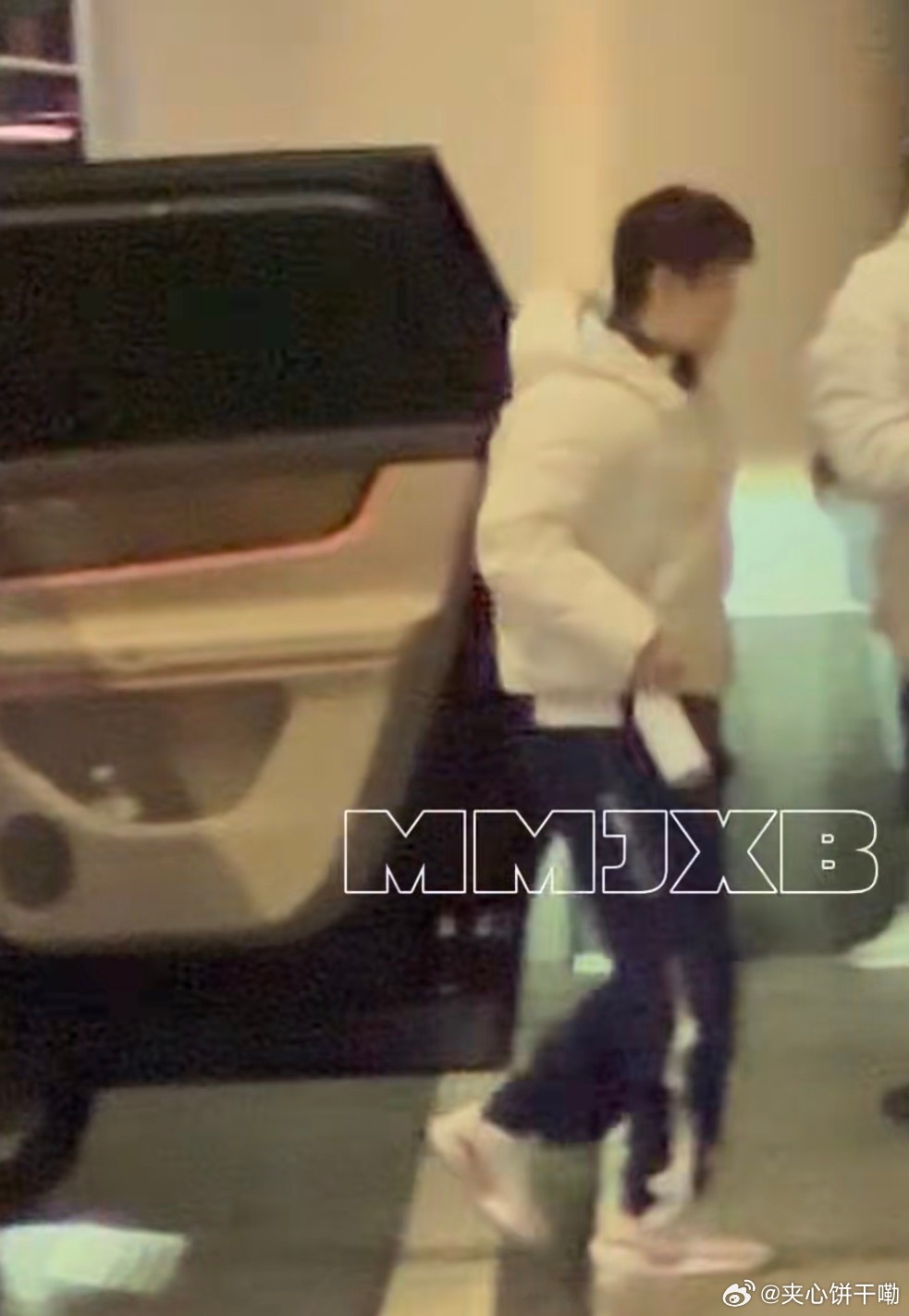 莎莎大头都回酒店啦～