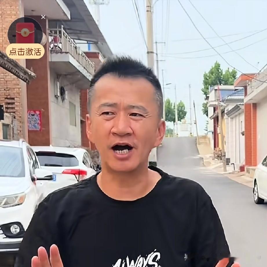 李嘉明在个人平台发布视频，倾诉了最近内心的委屈与心酸。身为草根小演员的李嘉明，