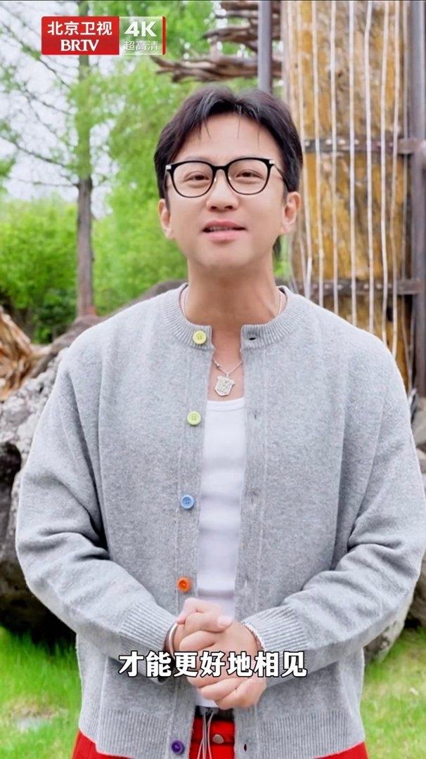 难怪孙俪会说：想“扇”他（邓超），又怕他舔我真夫妻真的不要太好磕！他俩真的不