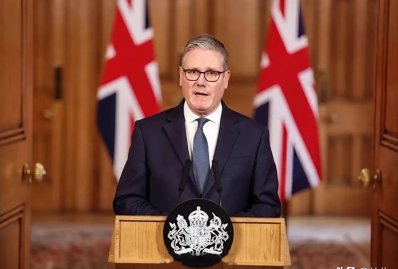 太尴尬了！英国首相不敢帮助特朗普的原因曝光了。刚刚，美国媒体彭博社刊文分析认为，