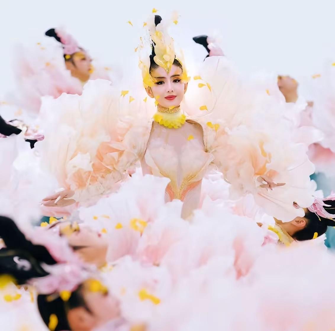 我在佟丽娅身上发现一个玄学，而且准的吓人，那就是只要佟丽娅只要跳舞，不管是和