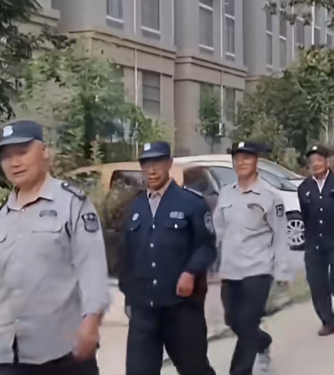 干了十几年的保安，也算是经历了保安工作的演变过程，眼看着保安从最开始的年轻化，逐