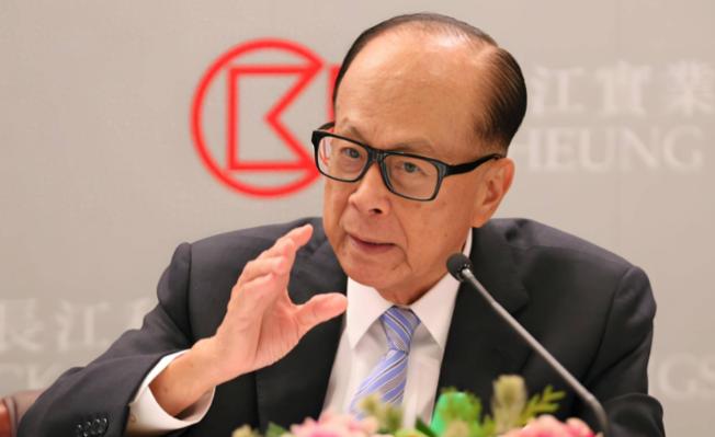 1700亿！李嘉诚嗅到危机，紧急套现撤离，心中没祖国的商人只能当待宰肥羊！今