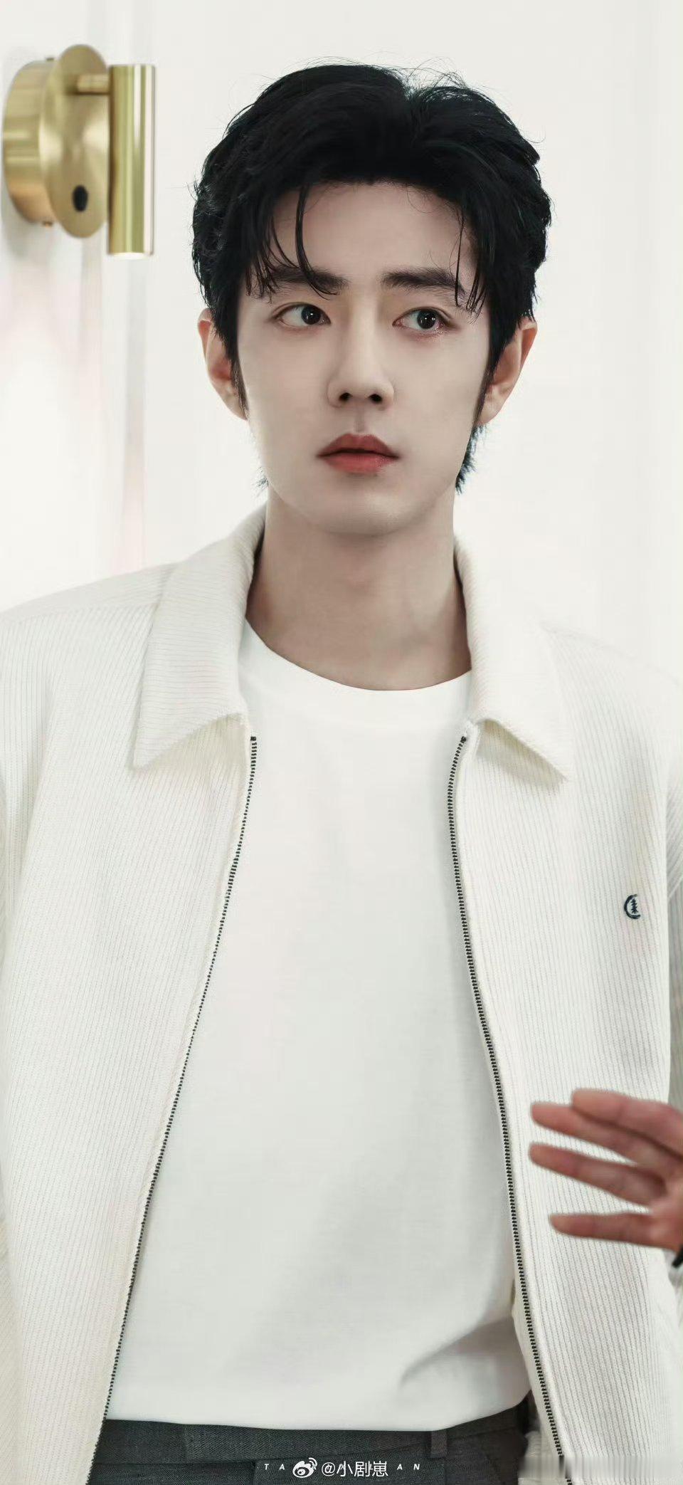 肖战直播肖战也太帅了吧，直播状态真的很好！