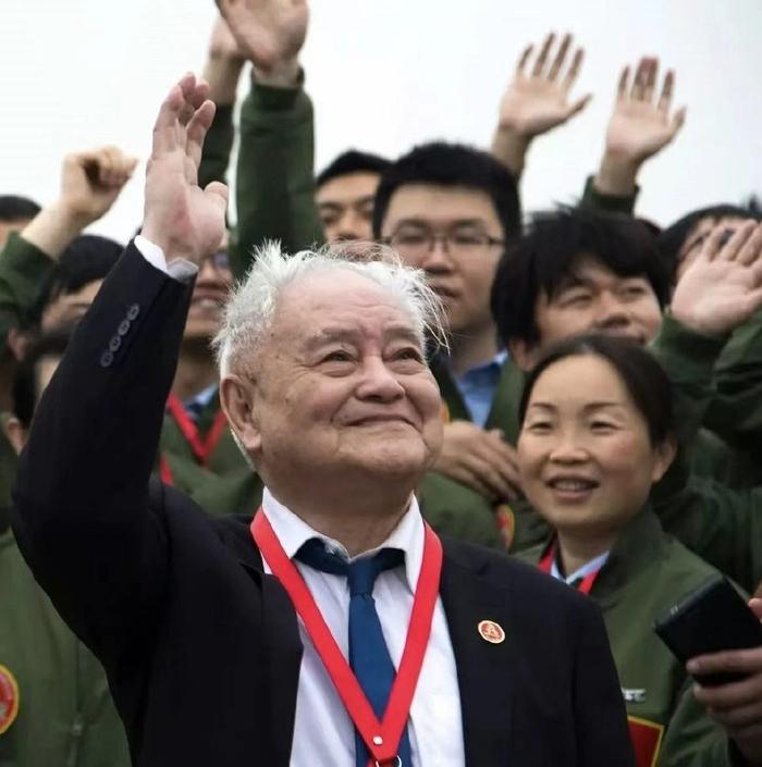 96岁航空泰斗程不时：用一生托举中国大飞机梦2026年4月12日，程不时在