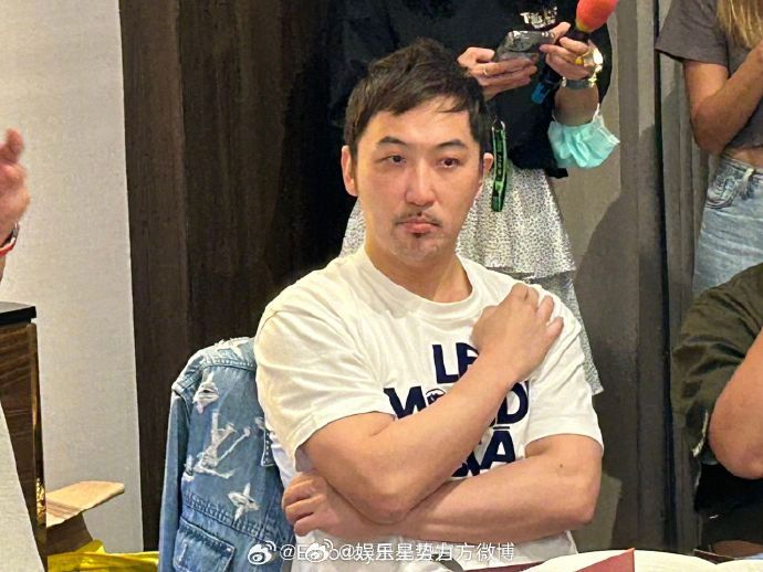 胡小祯新恋情据台媒，小祯（胡盈祯）大方认爱小7岁厨师男友！此前媒体曾拍到她