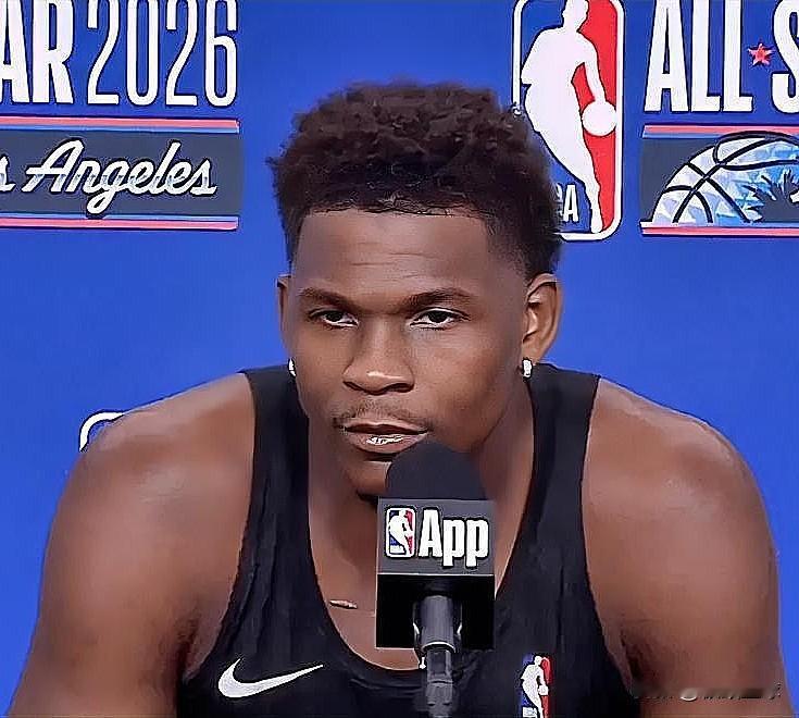 华子赛后喊话世界队今日NBA全明星正赛决赛，美国星光队47-21大胜美国条纹