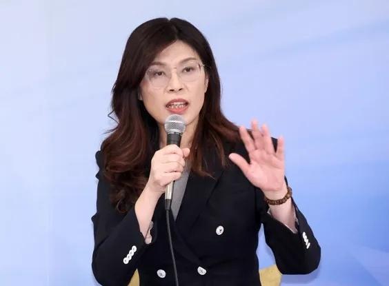 今天，全台湾都在目送一个女人出发！国民党全员出动，傅崐萁力挺：这才是台湾的活路