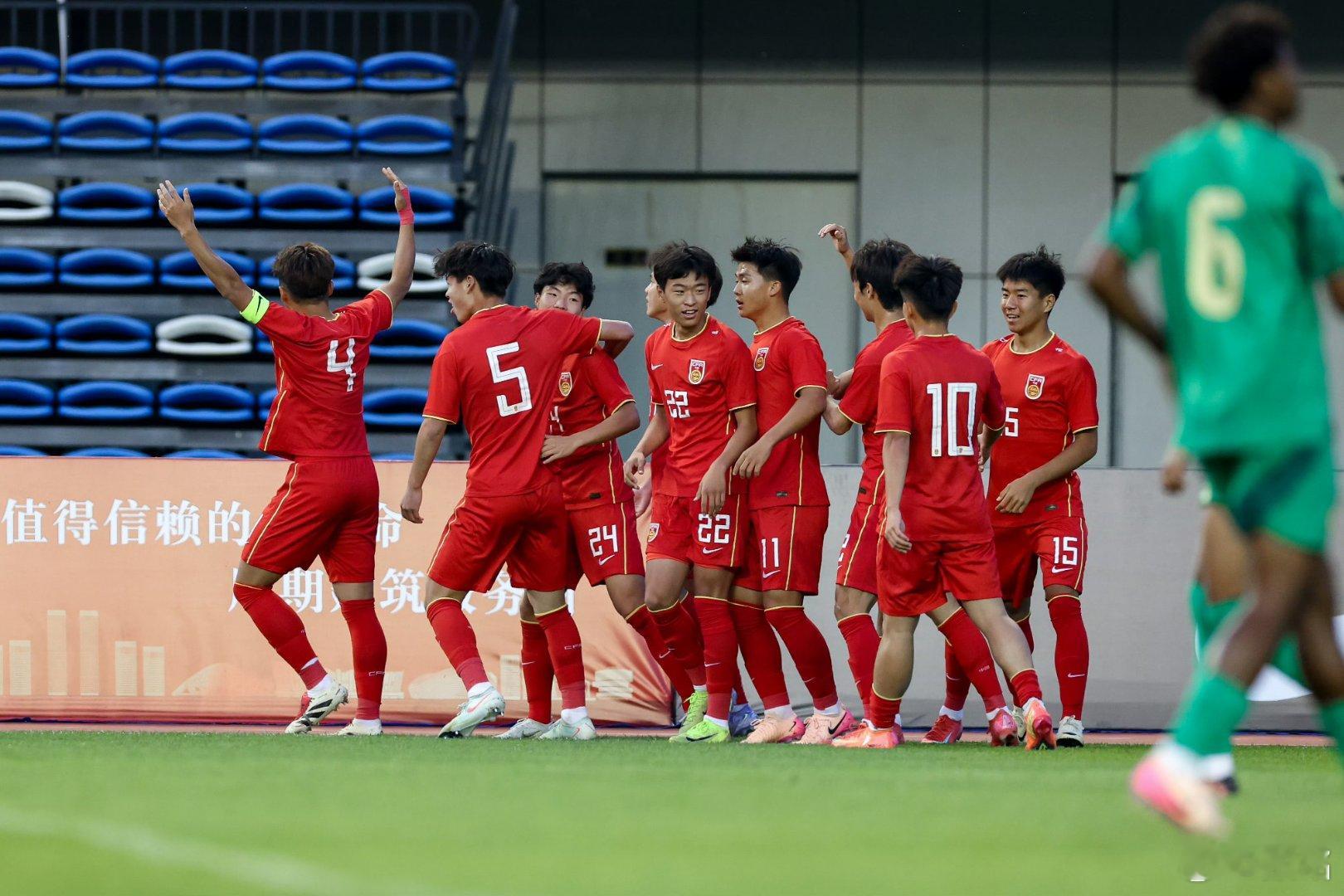 今晚国足U17开始U17亚洲杯预选赛征程，首战巴林。我们的国少已经有20年没参加