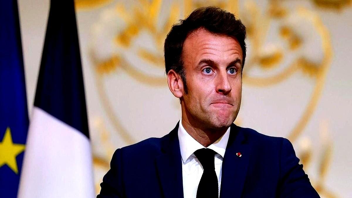 马克龙这两天在巴黎一场青少年心理健康会议上丢出一句狠话。法国的小孩们每天抱着手