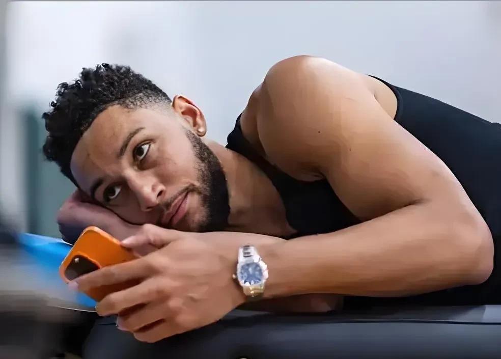 不要新合同？退出NBA？彻底躺平了？每年只要一到休赛期，就会爆出大量关于本西蒙