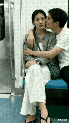 撒狗粮注意场合行不