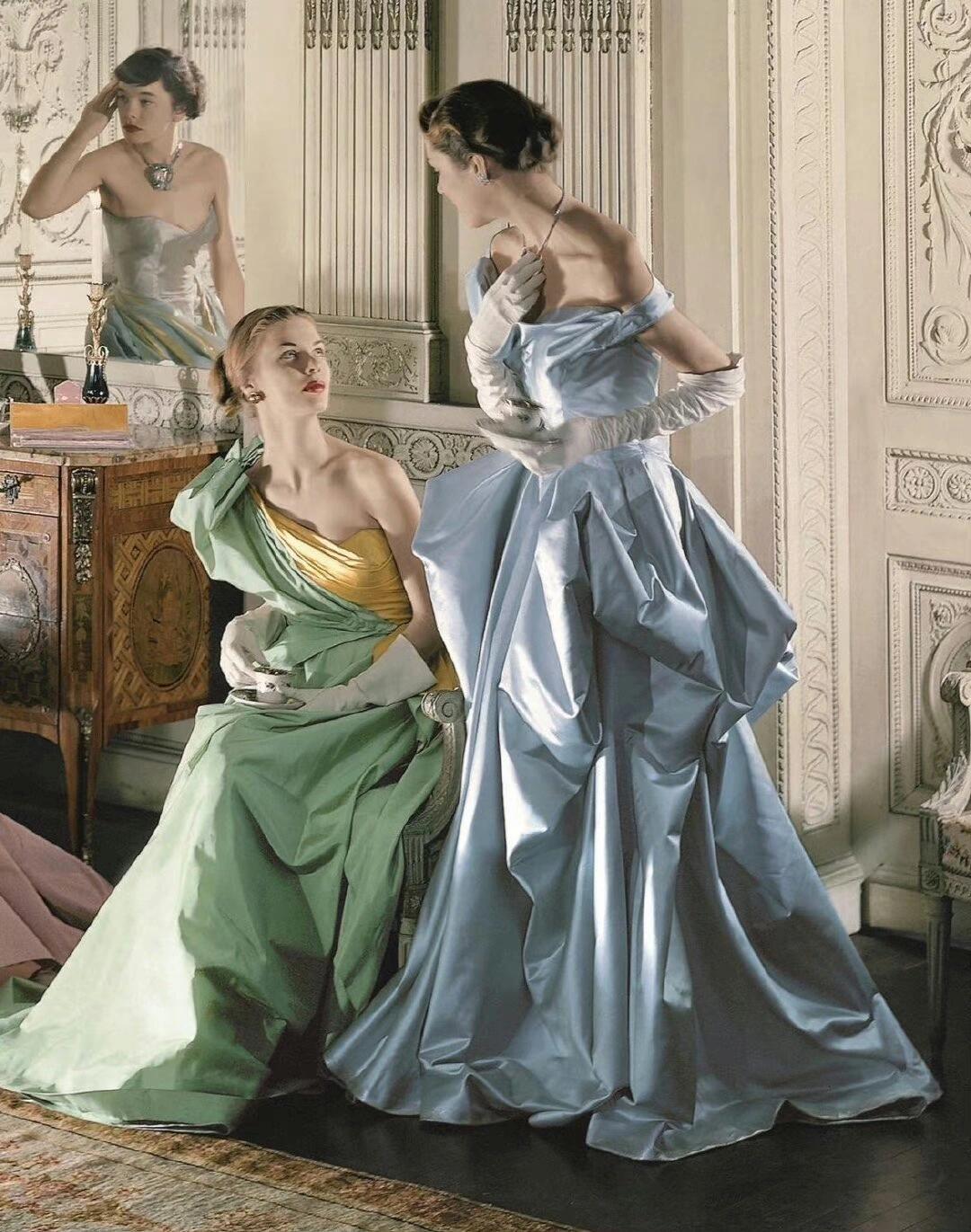 我一直以为这张是油画来着没想到是1948年VOGUE的群封….🖼️两张群封整