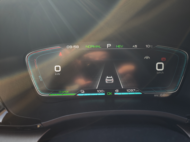 宋plusdmi高速油耗表现图一:满油满电开始出发(比亚迪车加满油会烧油，