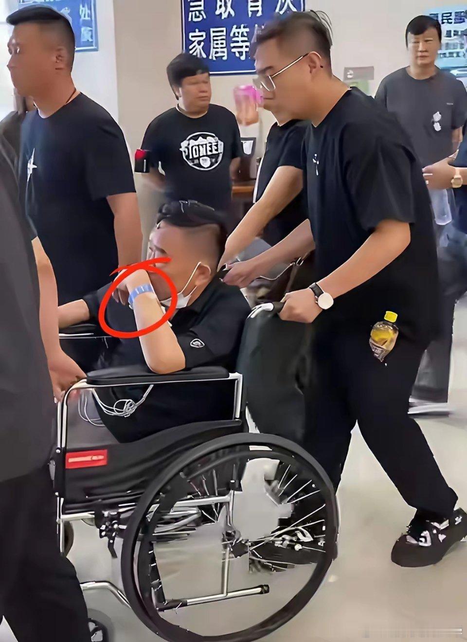 杨议公开杨老三身体状况！没想到这么差了，被骂到住院的杨老三，杨议直播恳求大家