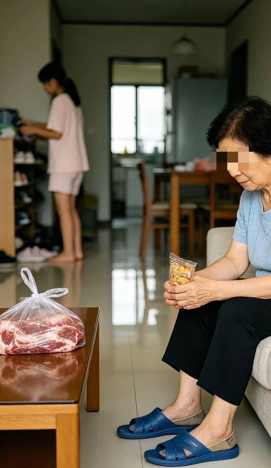 女儿终于在城里安家落户了！母亲太想念女儿，坐了两个小时的班车去看女儿！门开的那一