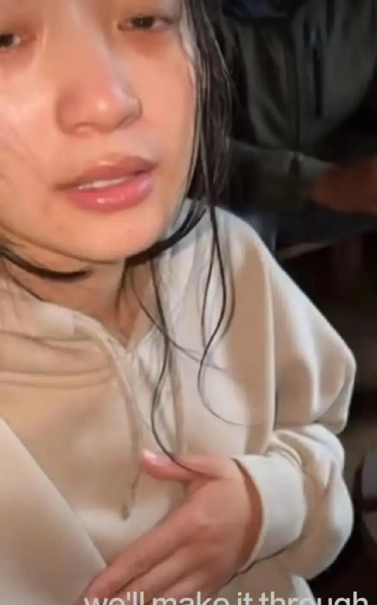 万万没想到因为爱情和h人到了非洲，怀孕一个多月了哭着喊着想回国孕检。哎，现在的