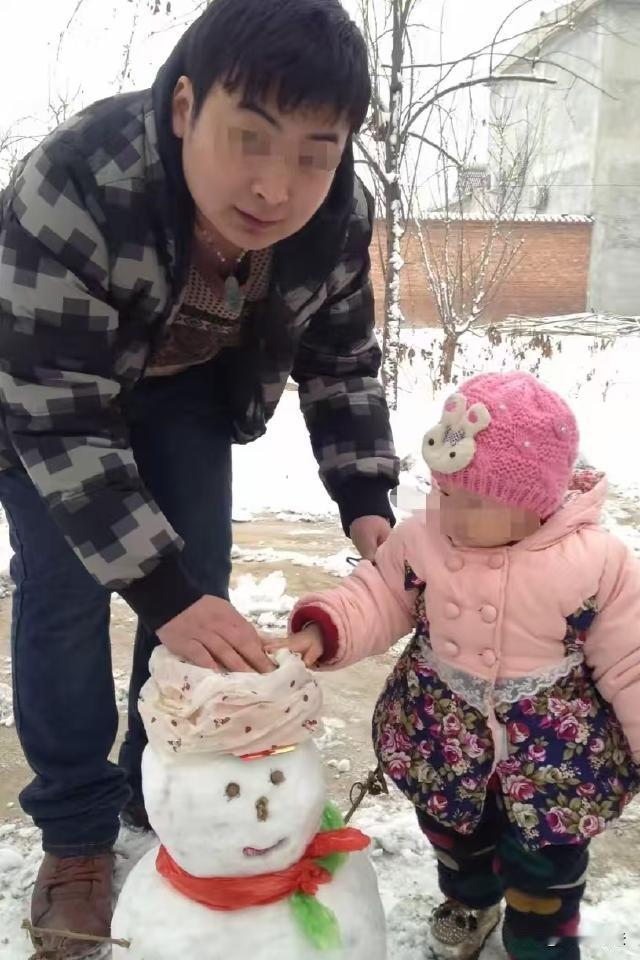 河北石家庄，33岁男子遭同村人诬告，被指定居住在某宾馆，指居期间，男子遭到多名民