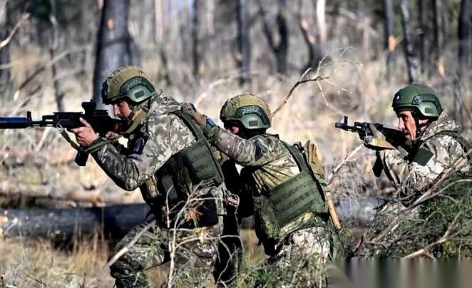 “割地求和”？话音未落，战场上直接亮出了答案！卢甘斯克，俄军铁桶般包围，乌军残