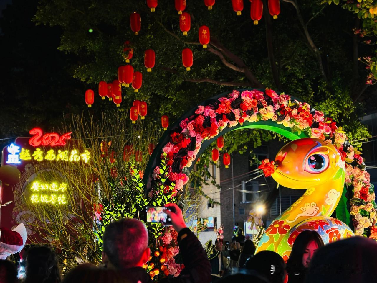 行花街咯喂广州西湖路花市[烟花][烟花][烟花]