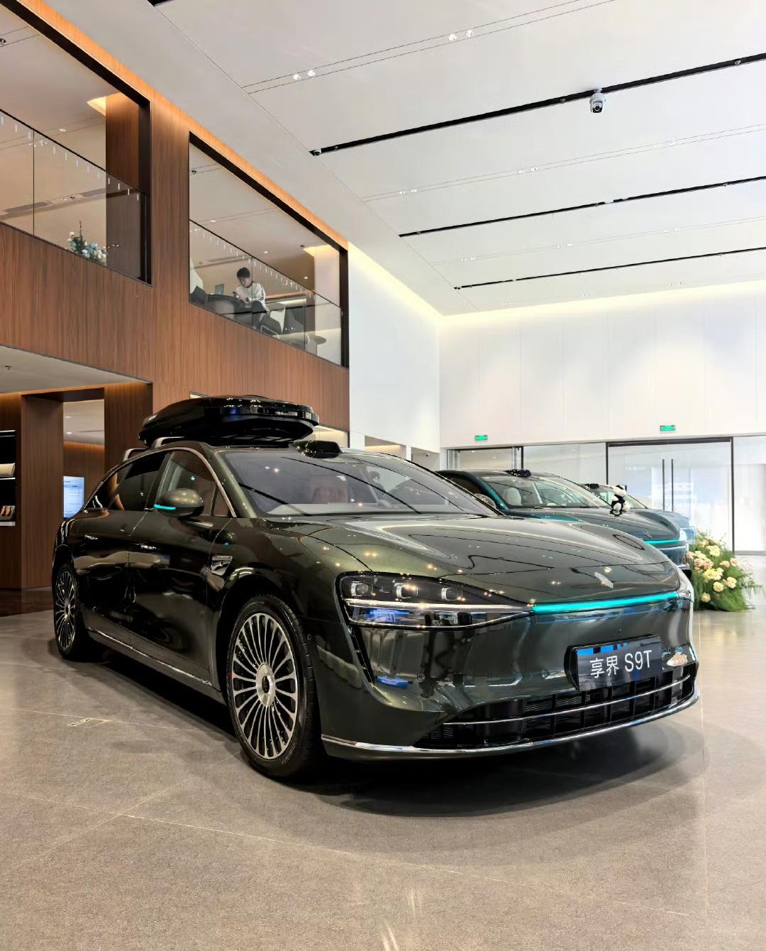 享界S9T9月销量1239辆，享界S9T10月销量4847辆，享界S9T