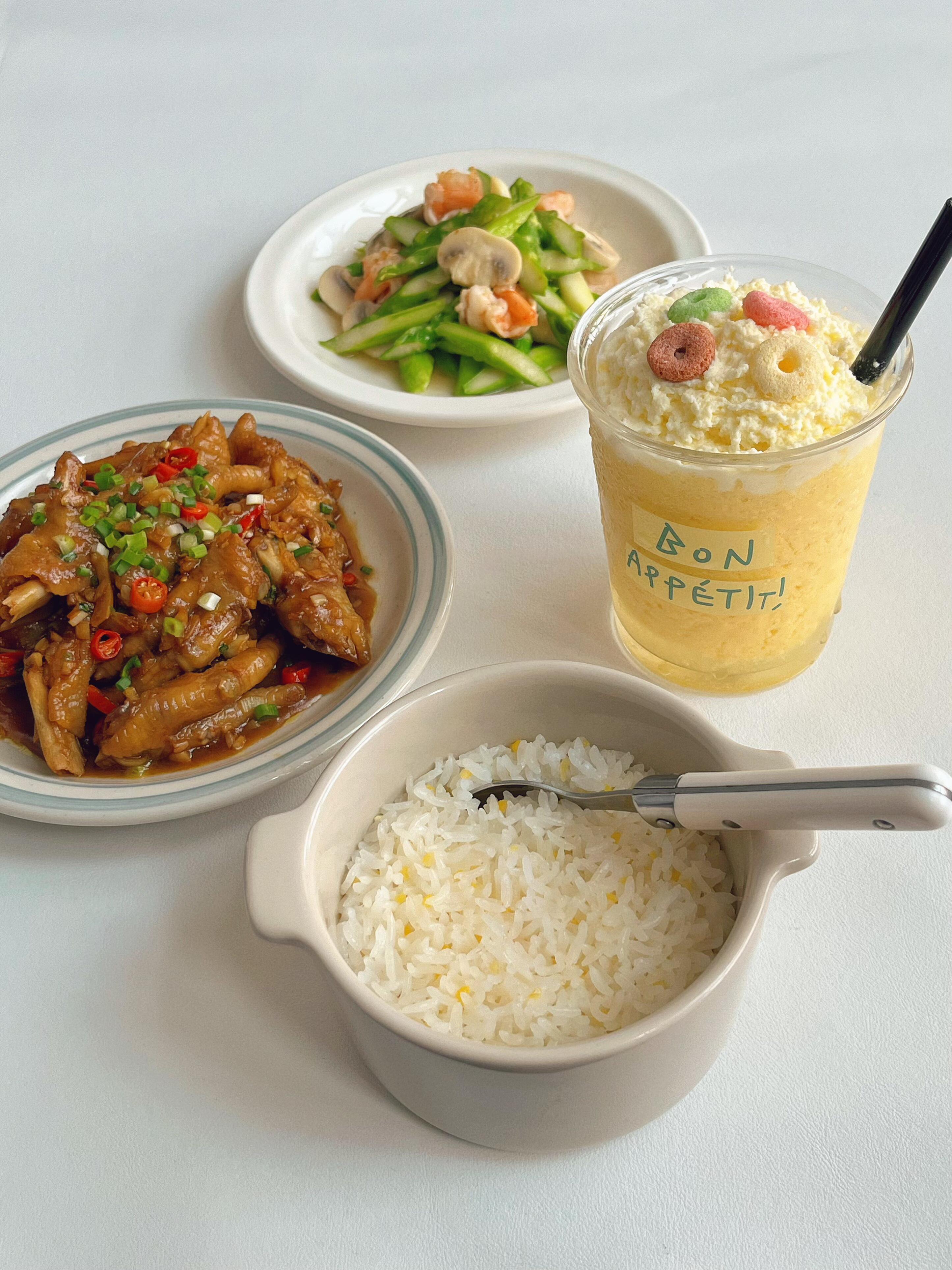 一人食合集｜拒绝外卖好好做饭一周菜单分享：❶红烧鸡爪+芦笋蘑菇炒虾仁+冰淇淋