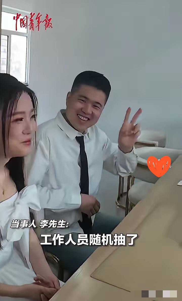 我怀疑过这世界没那么多巧合，也怀疑过浪漫剧情都是演出来的，万万没想到，丹东这对领