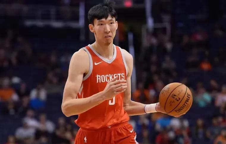 三名2.16的中锋！保底周琦？最高上限或超越阿联大郅近日杨瀚森在NBA联合试训