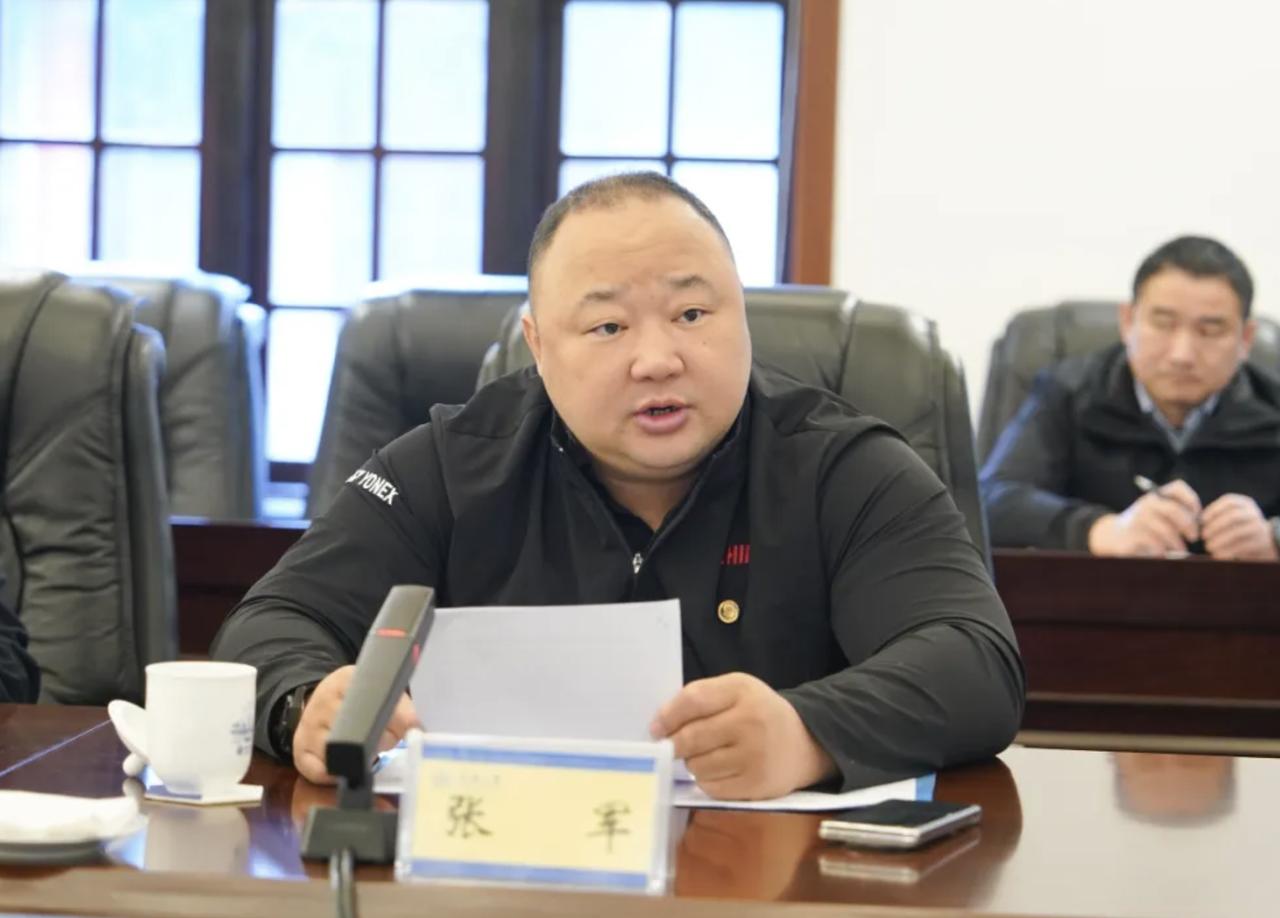 羽毛球圈出大事了。两届奥运冠军、羽协主席张军，据说已经失联十多天了，手机一直打不