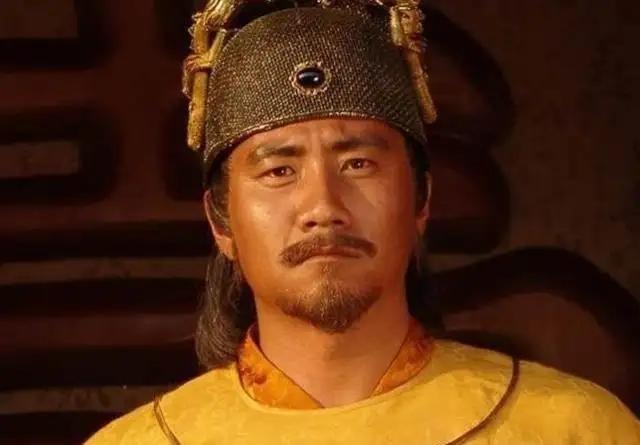 公元1368年，朱元璋走进一座寺庙，他指着大殿上的佛像问：“朕也需要跪着拜佛吗？