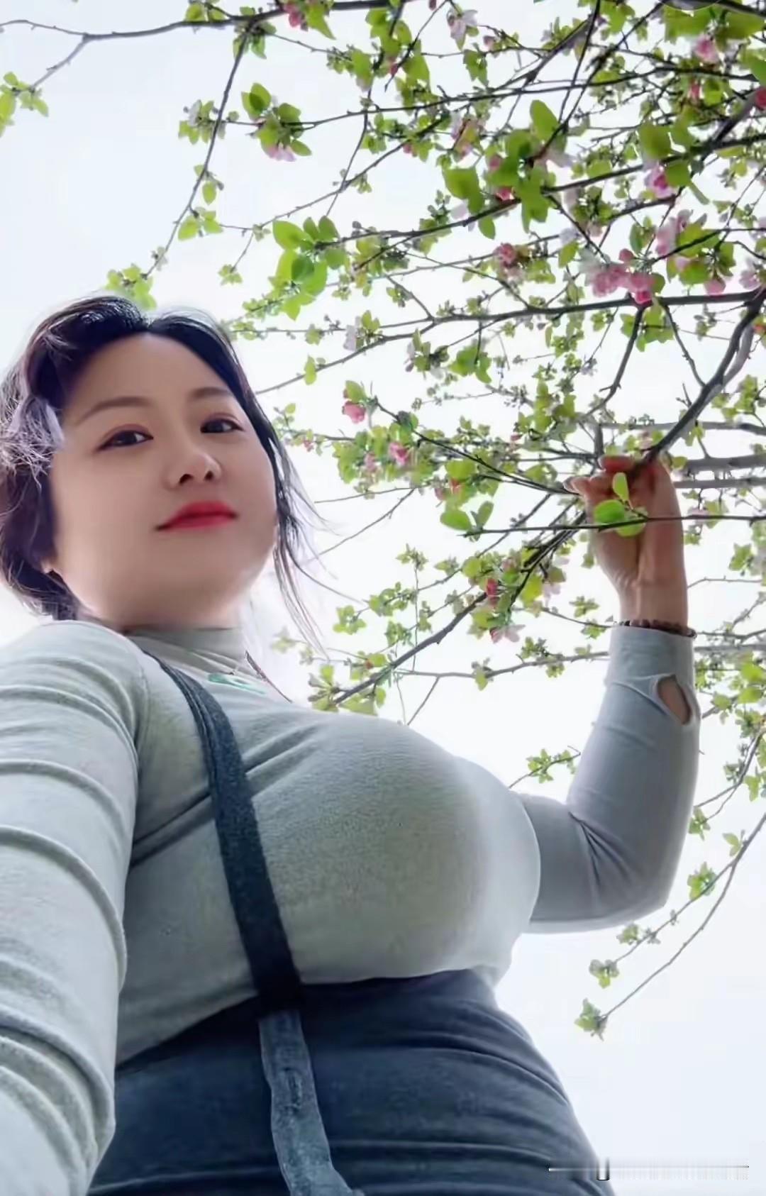 一个女人要想男人爱你要想你的老公喜欢你宠你其实你真的不需要太优秀网上的毒鸡