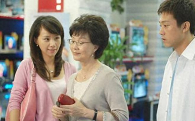 真要被儿媳愁死了！她每周日必回娘家，关键是每次都要我儿子开车来回三小时接送。来回