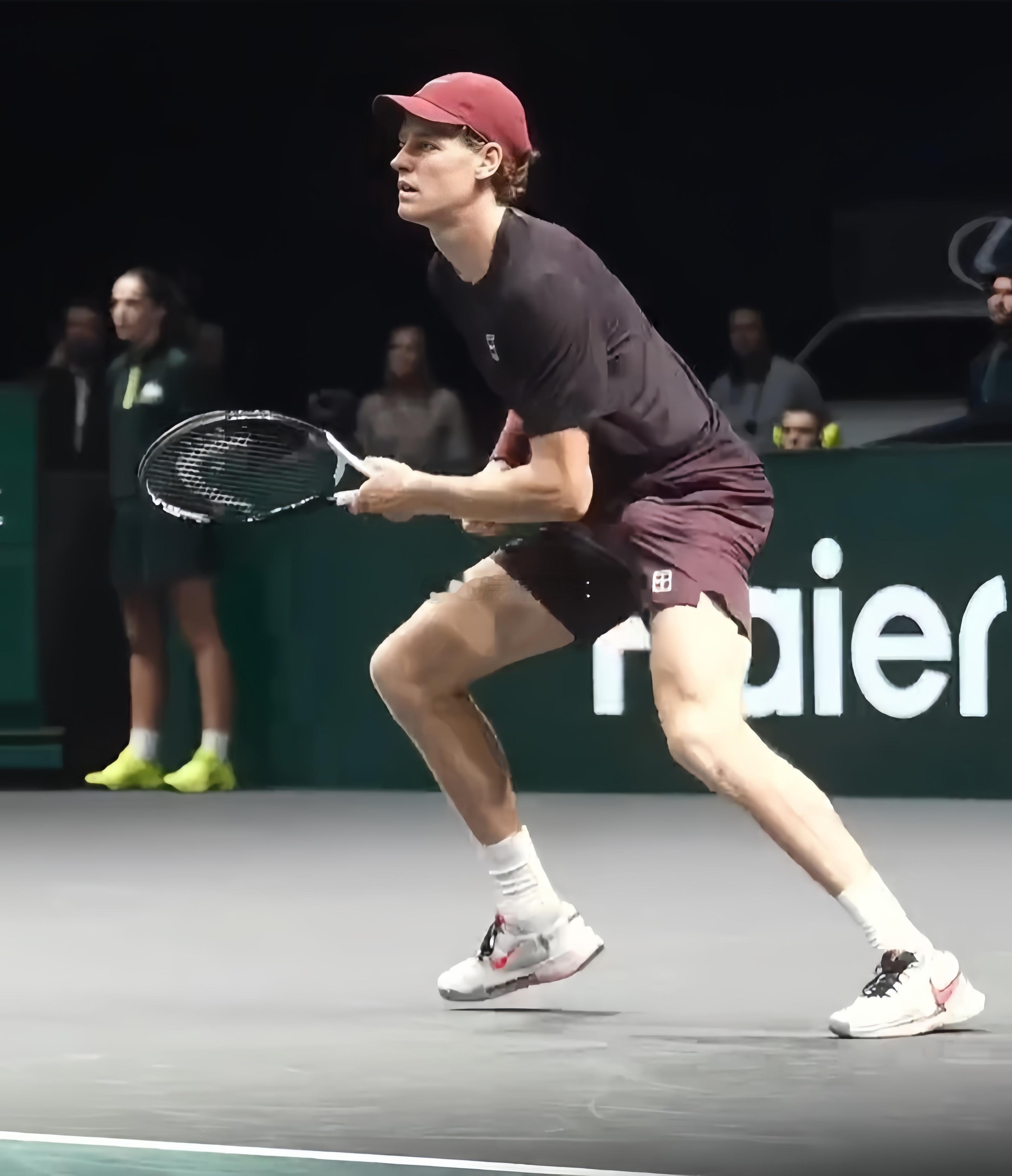 辛纳在巴黎大师赛首轮火力全开，以6-4、6-2速胜贝尔赫斯，仅用80分钟就锁定胜