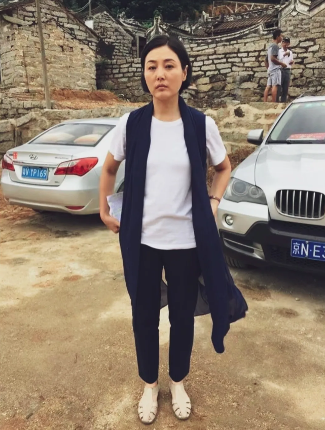 张延年轻时候美的惊艳，这可是老戏骨，演技好，有辨识度。55岁的张延很少出现在荧幕