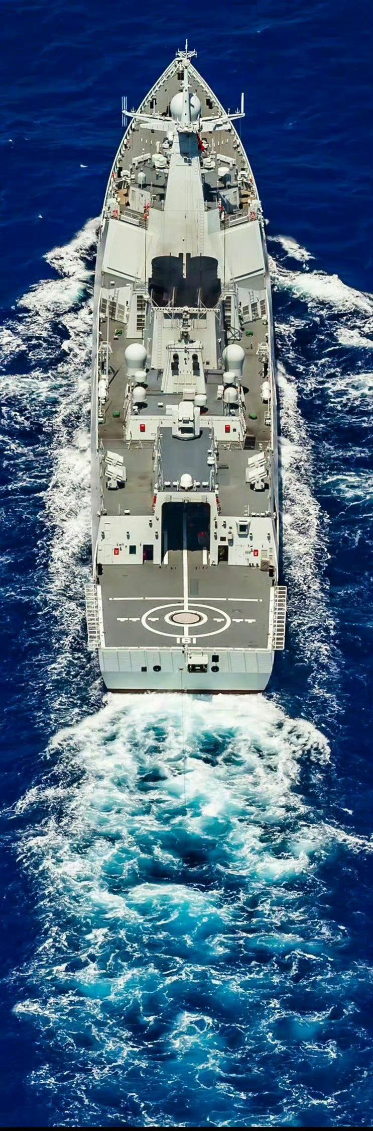 台岛东北疑似发现外军“大黑鱼”，052D释放最先进声呐，反潜机连续行动，解放军动