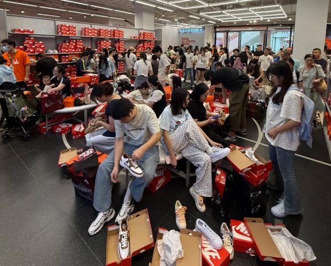 一边存钱厉害，一边花钱精明，现在的年轻人真的不容小觑。最新存款实情公布了，超出