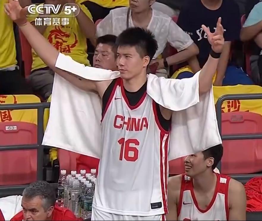 焦泊乔在国家队的热身赛上表现不错，上场14分钟，得到11分，投篮6中5，其中还投