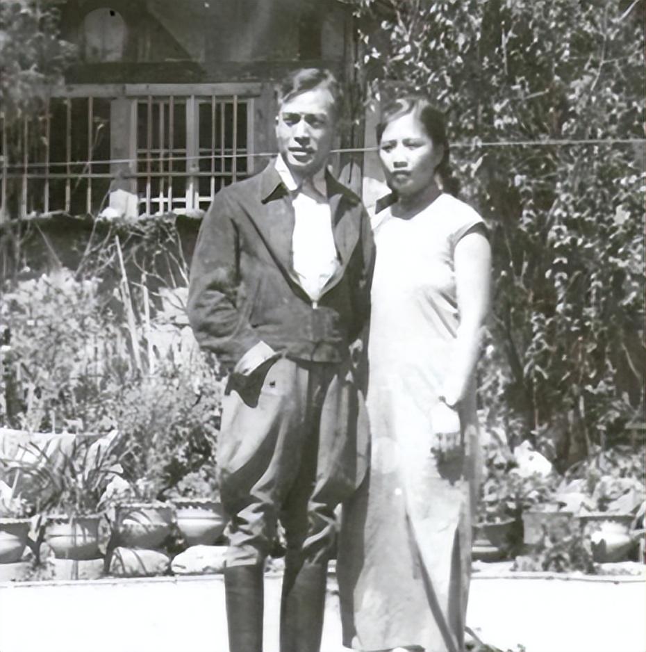 1938年，周恩来安排25岁的女特工王曼霞打入国民党高层刺探情报，谁料她竟嫁给了