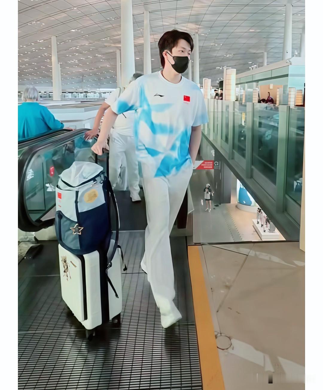 王楚钦险胜对手的那一刻，不少人都没留意到他赛后那一声粗重的喘息！明明赢下了比赛，大伙看着他却丝毫没有