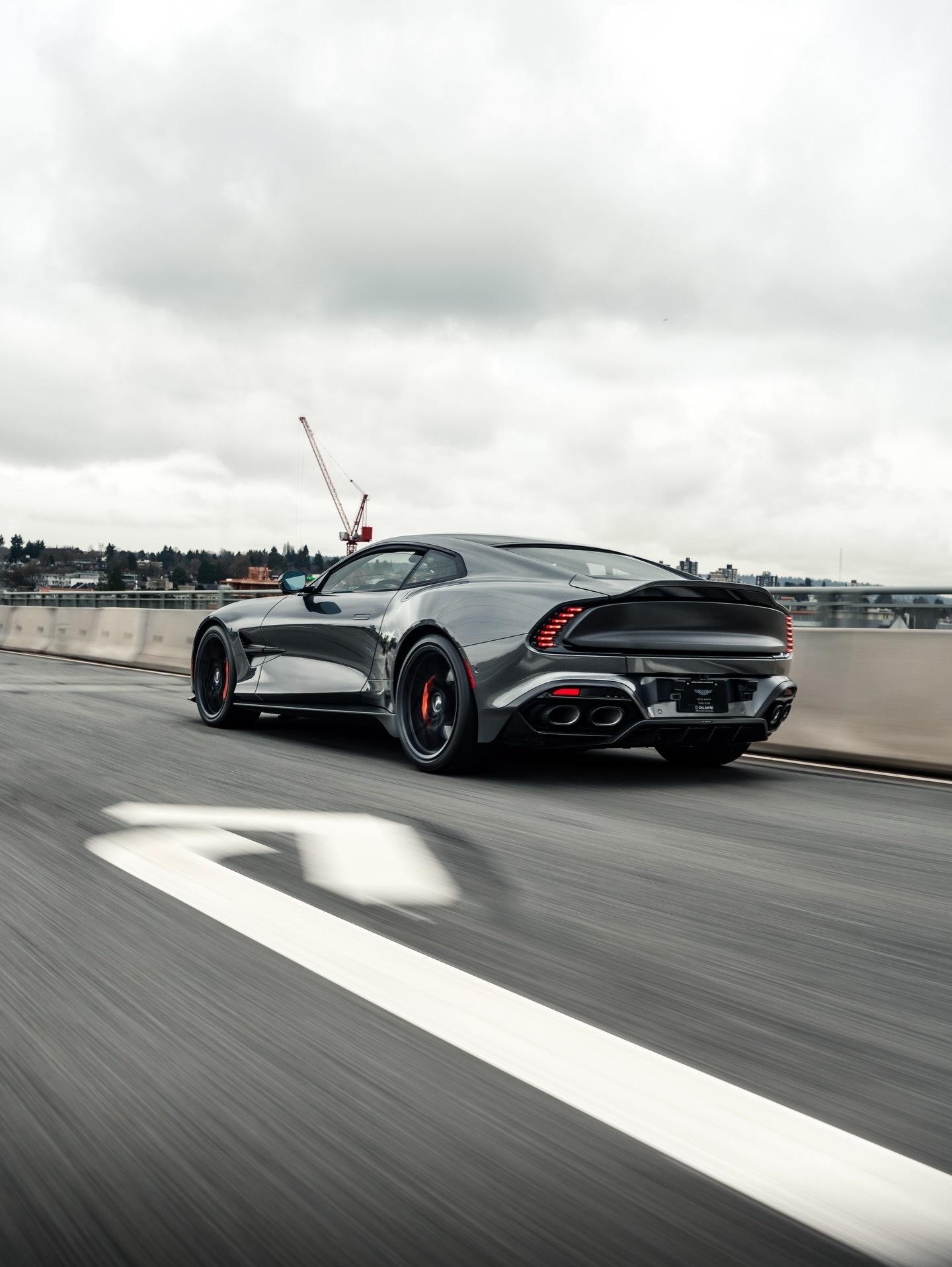 不得不说，新阿斯顿·马丁Vanquish是史上最漂亮的跑车😍尤其是它的尾部