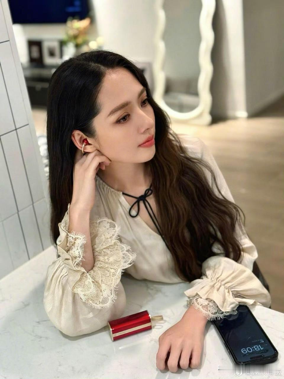 一大清早最无语的就是郭碧婷吧这次她终于打破沉默在社交平台和大家分享照片本以