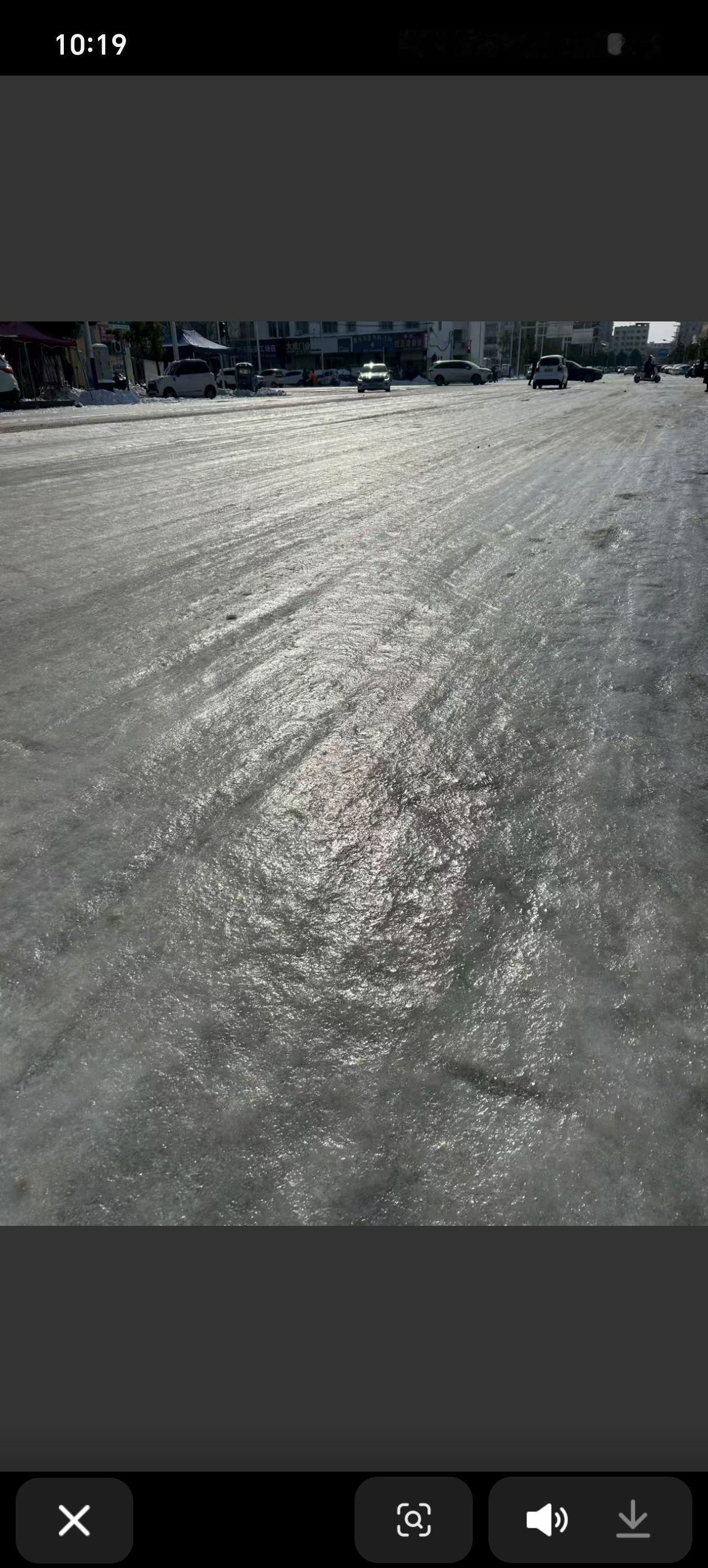 今年冬天的不同今年河南这冬天可太离谱了！我在河南生活这么多年，就没见过雪这么长